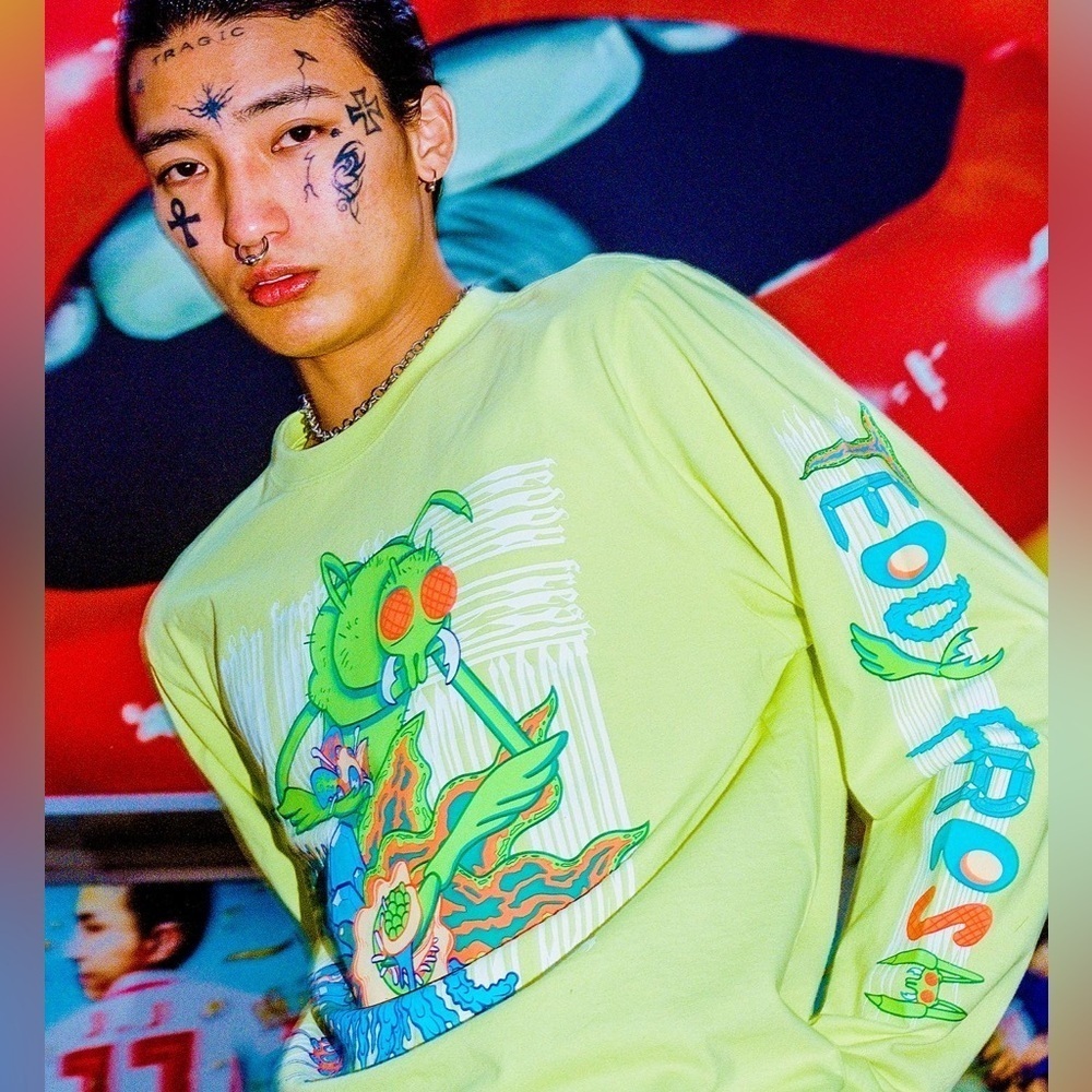 Teddy Fresh x Rick and Morty Alien Bug Long Sleeve Shirt Gromflomite size Large